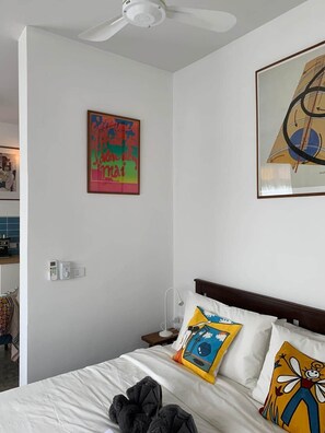1 slaapkamer, een kluis op de kamer, een bureau, wifi