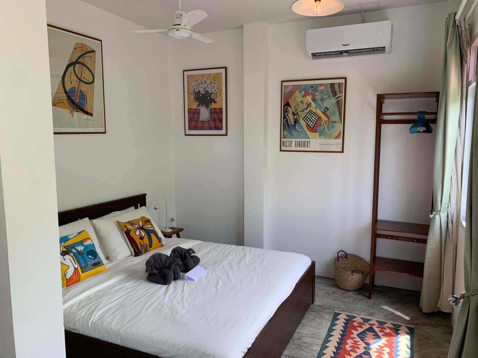 1 makuuhuone, tallelokero huoneessa, Wi-Fi, vuodevaatteet