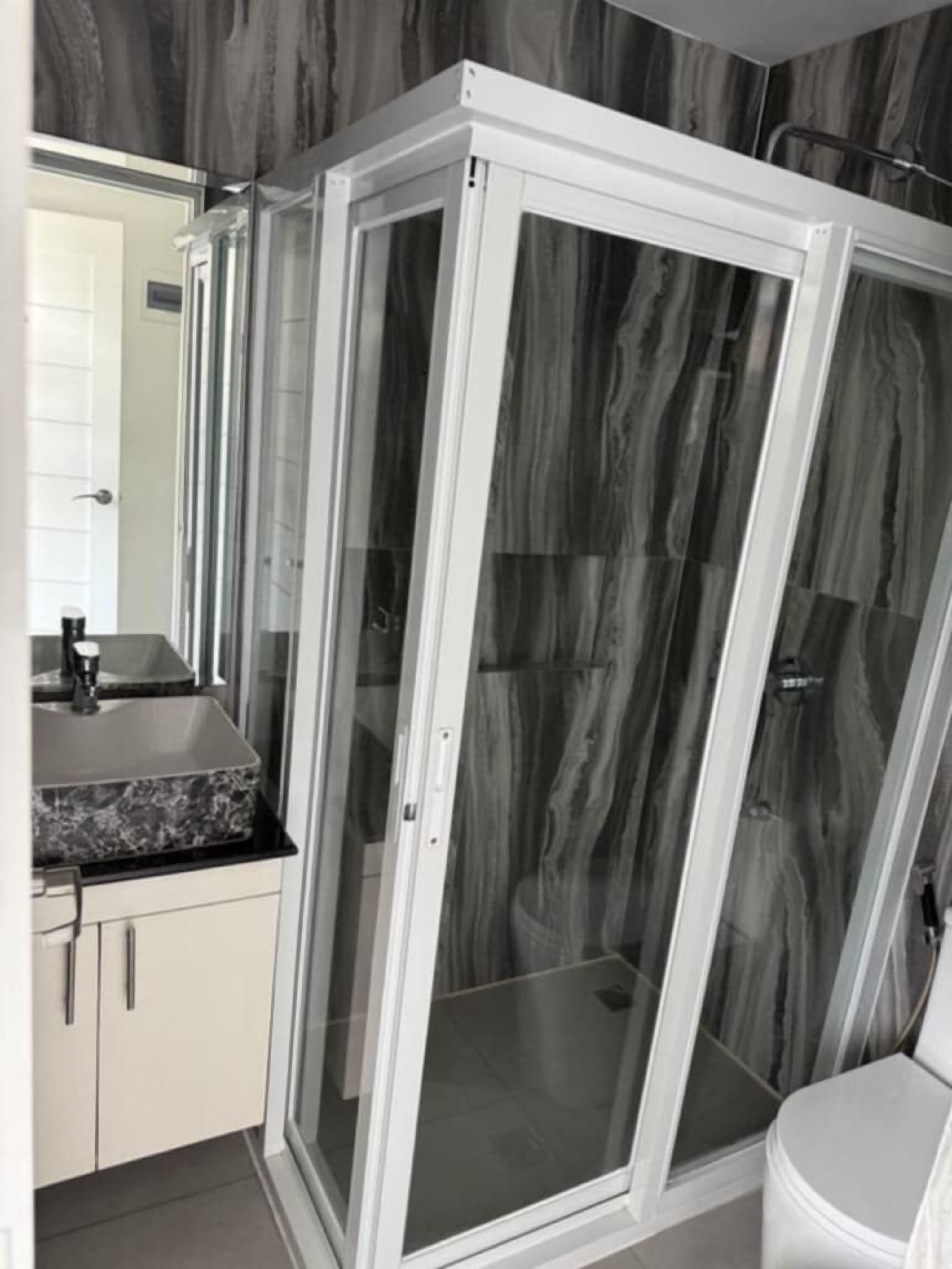 Shower, free toiletries, towels, soap