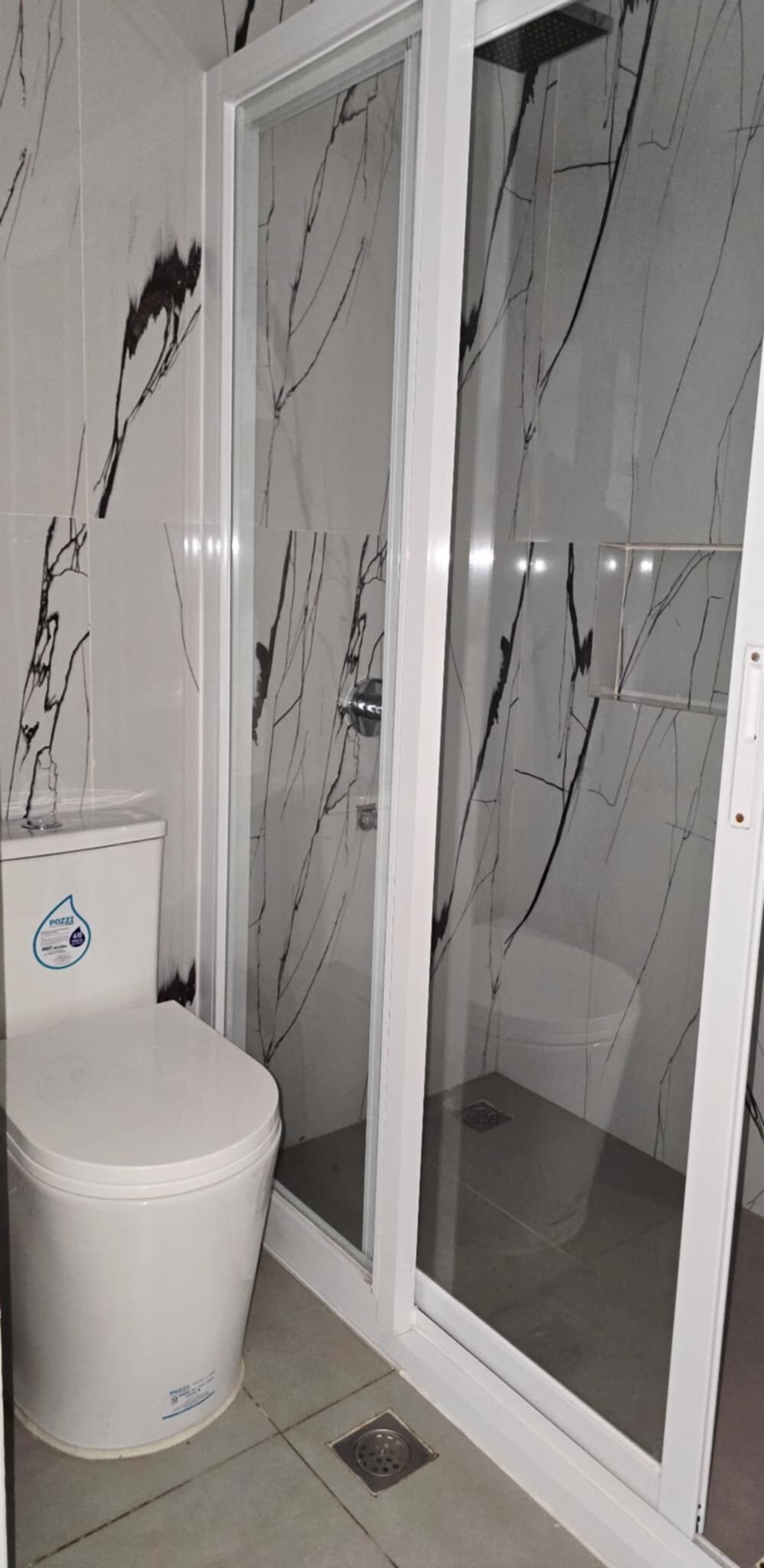 Junior Studio Suite, City View | Bathroom | Shower, free toiletries, towels, soap