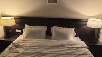 熨斗/熨衣板、WiFi、床单