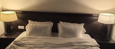 2 多间卧室、熨斗/熨衣板、WiFi、床单