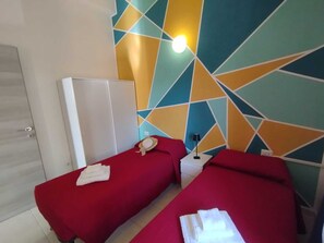 3 室のベッドルーム、アイロン / アイロン台、WiFi、ベッドシーツ