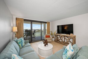 Smart TV - Fully Updated, New Rental - Bay Front -Wind Drift- Signature Properties (Orange Beach)