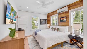 3 quartos, escrivaninha, ferros/tábuas de passar roupa