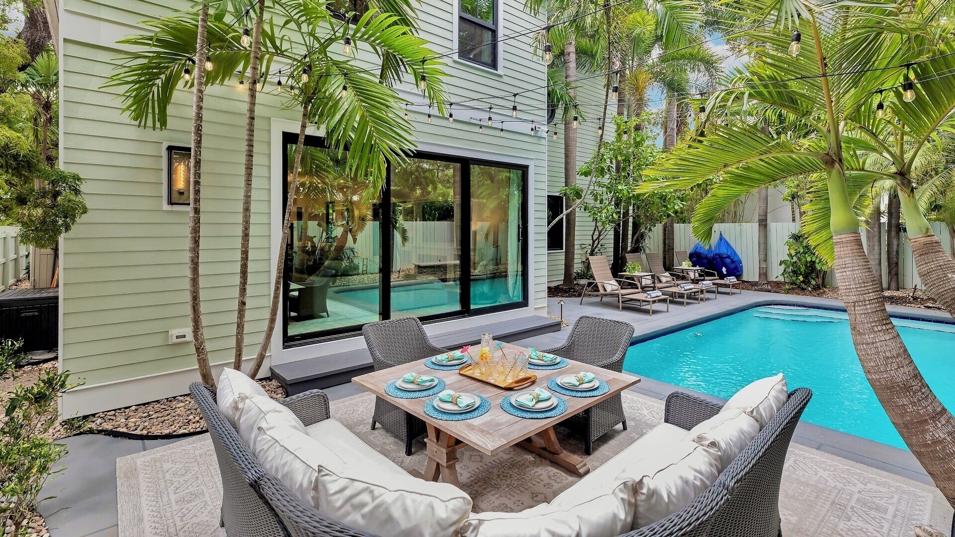 Een verwarmd zwembad