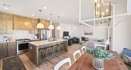 Luxury 4BR |Sleeps 9 | New Build | Family Friendly