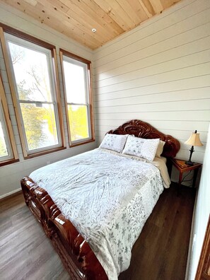 9 chambres, fer et planche à repasser, Wi-Fi, draps fournis