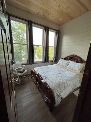 9 soverom, strykejern/-brett, wi-fi og sengetøy