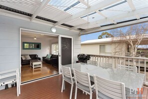 Outdoor dining - Sea Esta, Family Home in Cowes (Cowes)
