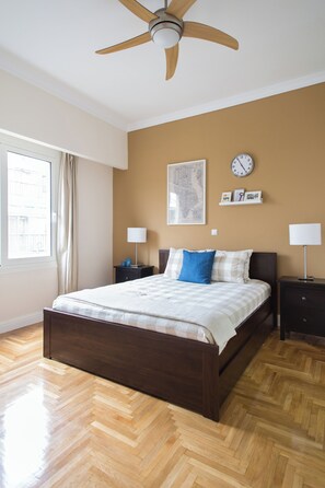 3 bedrooms, iron/ironing board, WiFi, bed sheets