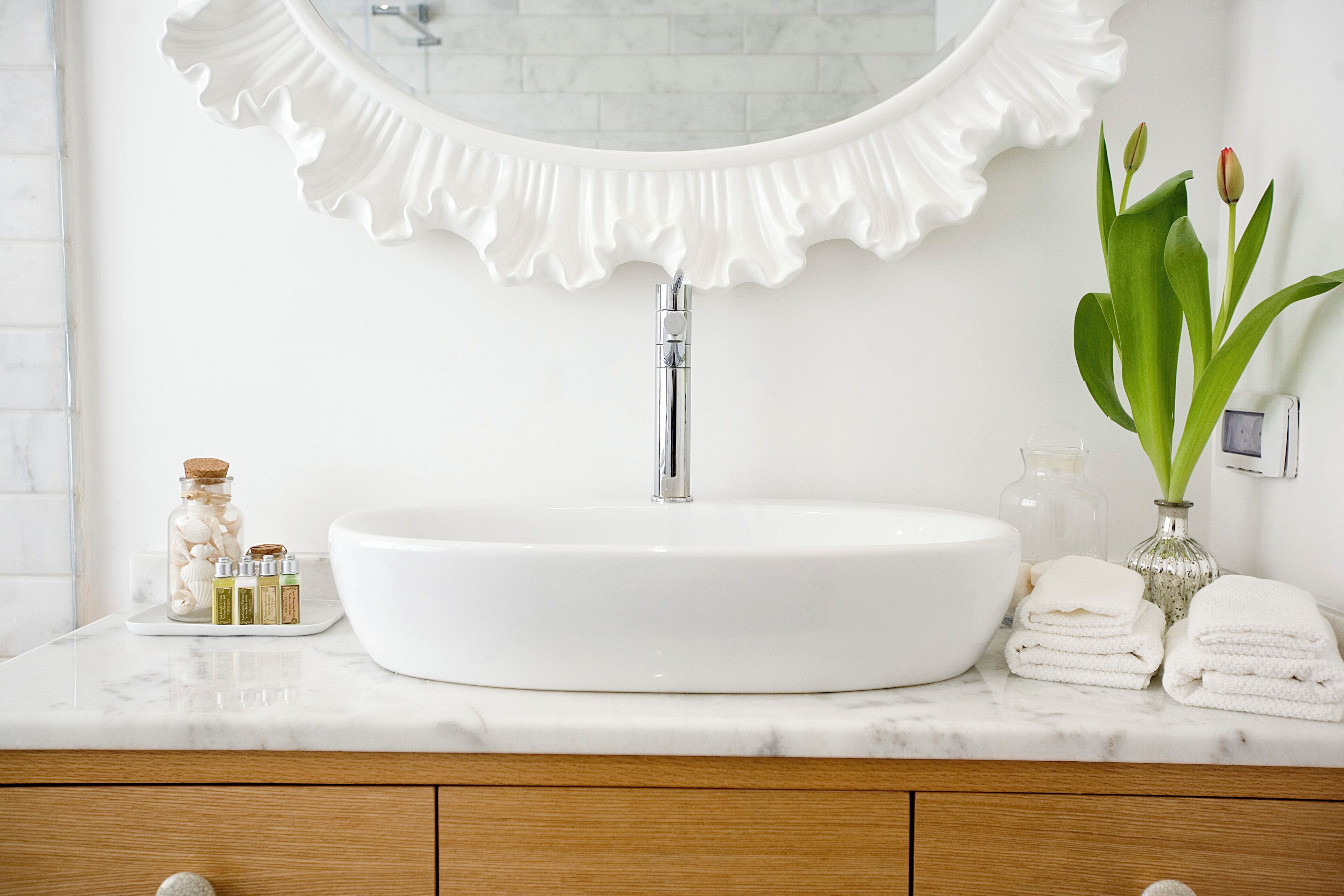 Suite, balcon | Salle de bain