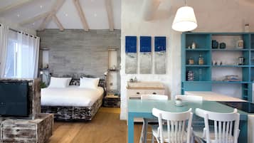 Suite, Balkon | Zimmersafe, schallisolierte Zimmer, kostenloses WLAN