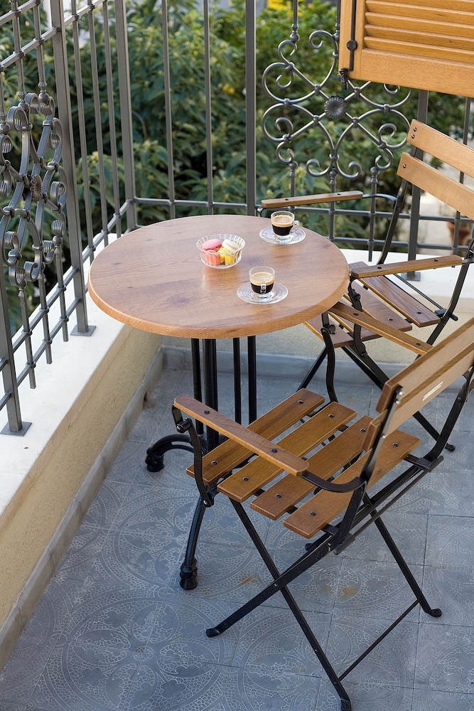 Molcho Neve Tzedek Apartments by Master by null