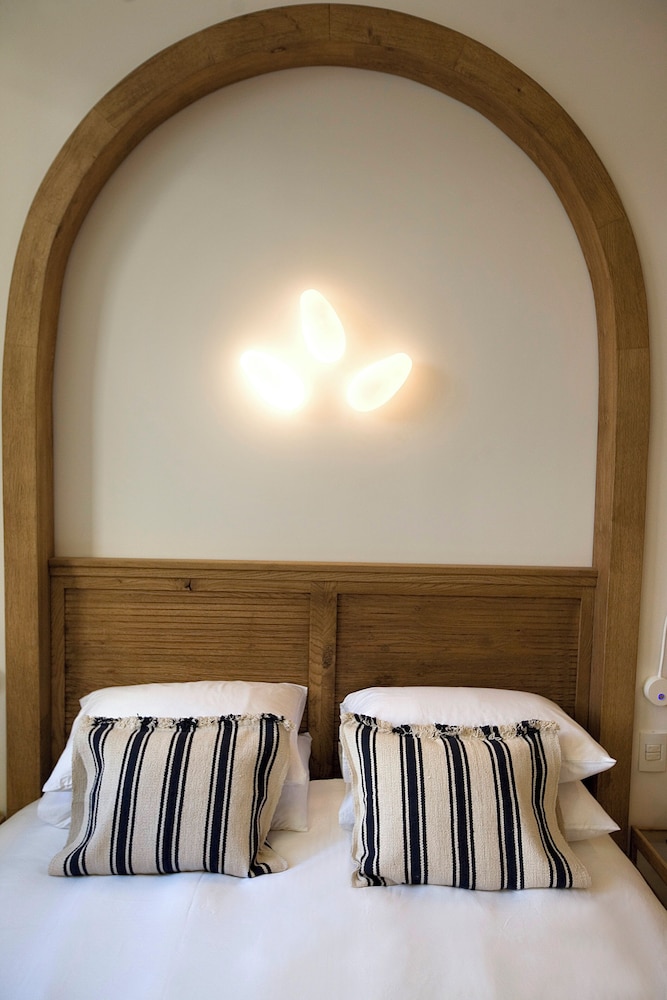 Molcho Neve Tzedek Apartments by Master by null