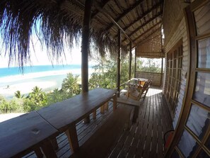 Property grounds - Barra Beach - Stunning sea view, charming beach house - 4x4 (Miramar)