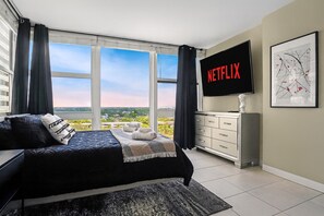 1 bedroom, in-room safe, desk, iron/ironing board