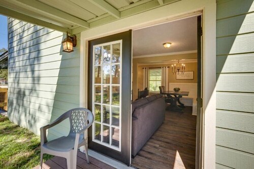 Nice 3-bedroom cottage with AC in Houston