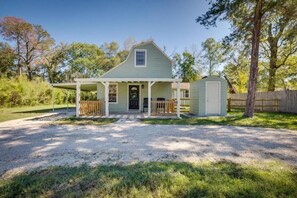 Exterior - Nice 3-bedroom cottage with AC in Houston (Houston)