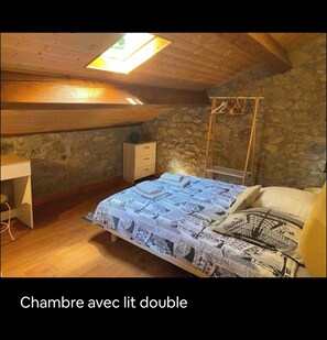 2 chambres, fer et planche à repasser, draps fournis