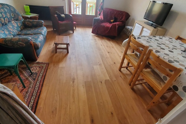 salon balcon vues
coin TV+WI-FI