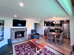 Interior - Cozy Ski-Mountain Getaway (Sugar Mountain)