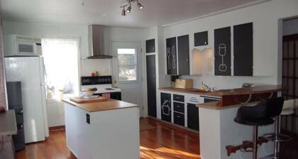 Chalet Familial Lac Therrien. Peace and pleasure for you and your family!