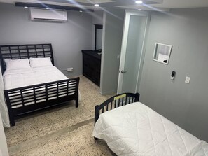 3 Schlafzimmer, Bügeleisen/Bügelbrett, Internetzugang, Bettwäsche