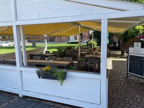 Outdoor dining - Appartements Zur Schloßwache (Delitzsch)