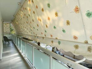 Apartamento, 2 quartos, sacada | Fachada
