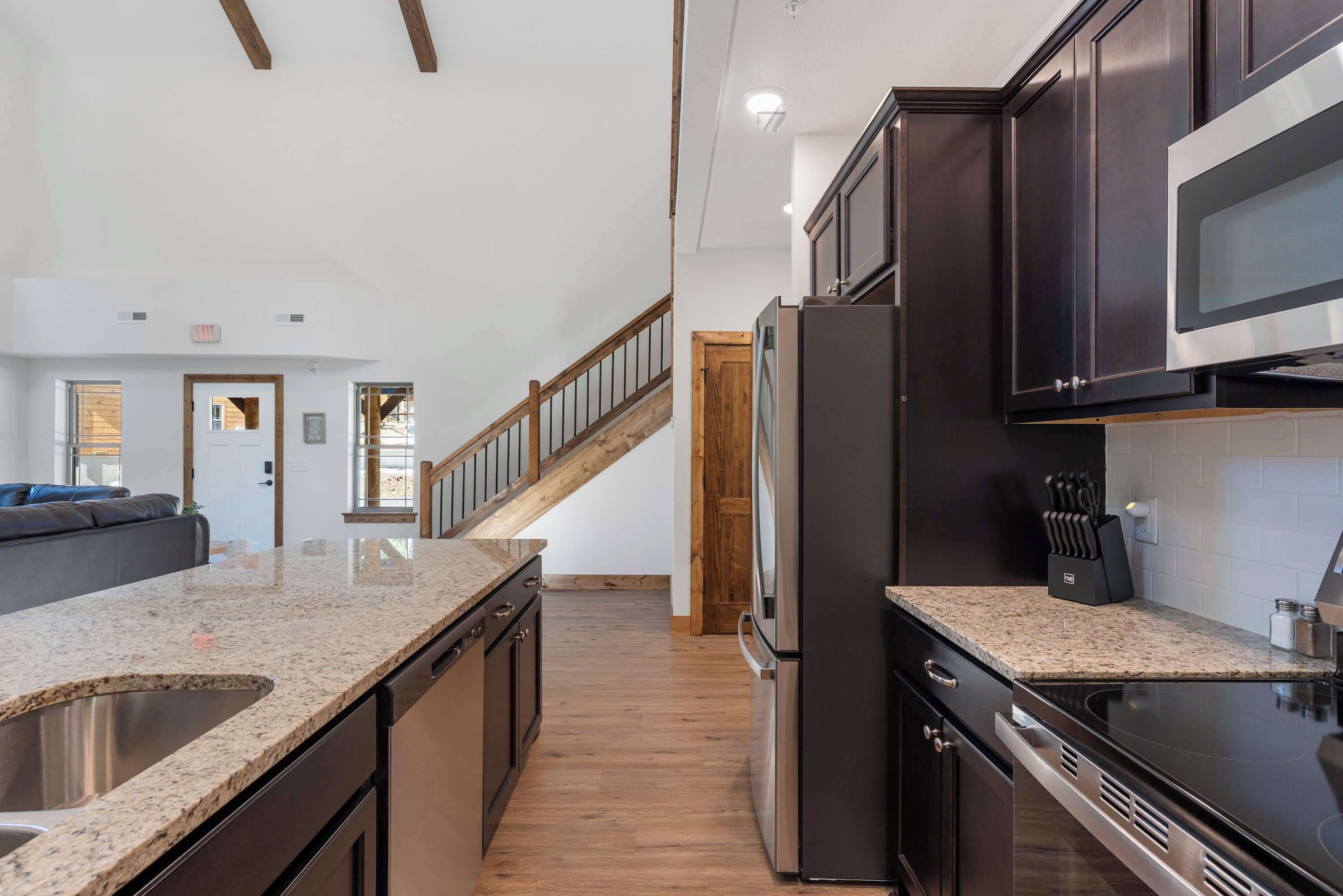 キャビン ベッド (複数台) バルコニー ガーデンビュー (Peaceful Timbers Getaway) | 専用キッチン | 冷蔵庫、電子レンジ、オーブン、コンロ