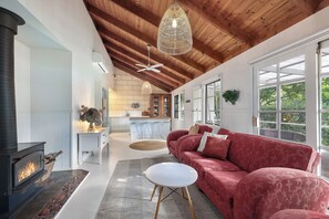 Télévision, cheminée