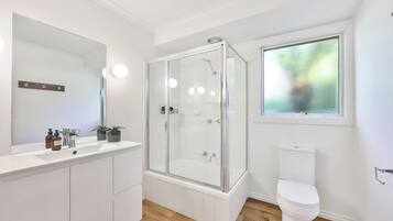 Shower, towels