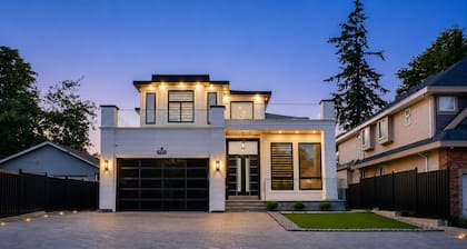 FiFa 2026 Stay 6BR Entire Home | Private Parking | Pet-Friendly | Near Vancouver
