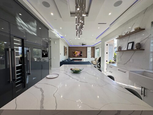 New Luxury Home | 6BR | HVAC | Free Parking & Pet Friendly