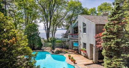 Magnificient view on the St-Lawrence river with private beach