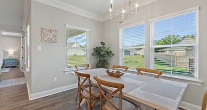 The Coral Reef Estate - 5 bd/ 3 bath