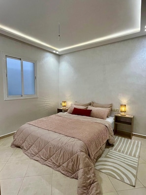 WiFi, bed sheets