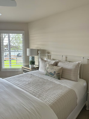 5 bedrooms, iron/ironing board, free WiFi, bed sheets - Lake LBJ Spacious 5BR, 3.5Bath•Big Water Views•Boat Dock•PWC lift•Lake Living! (Sunrise Beach Village)