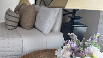 5 bedrooms, iron/ironing board, free WiFi, bed sheets