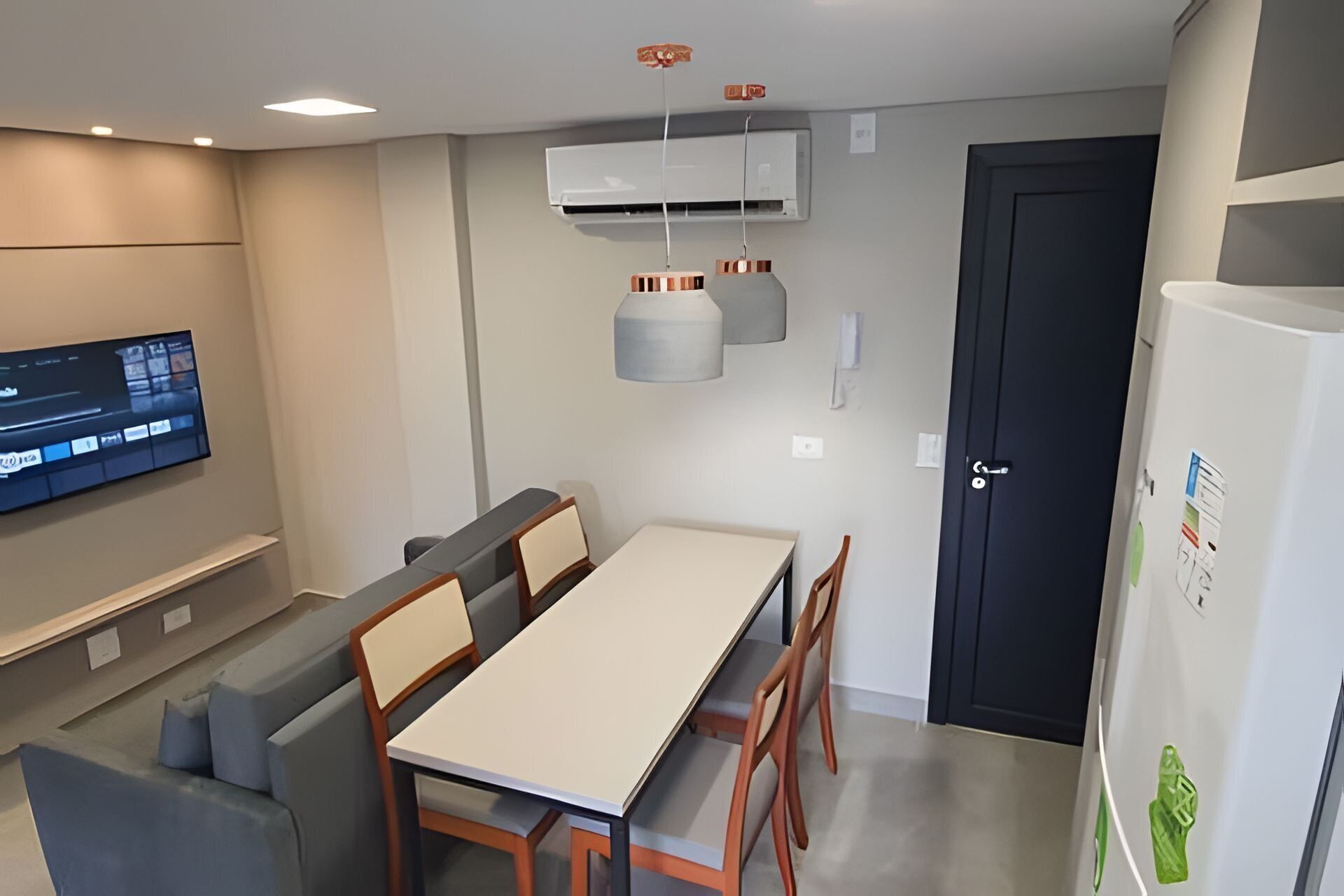 Family Apartment | Dining