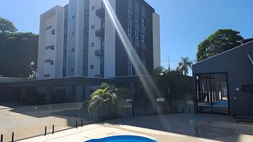 Apartamento família | Piscina | Piscina externa