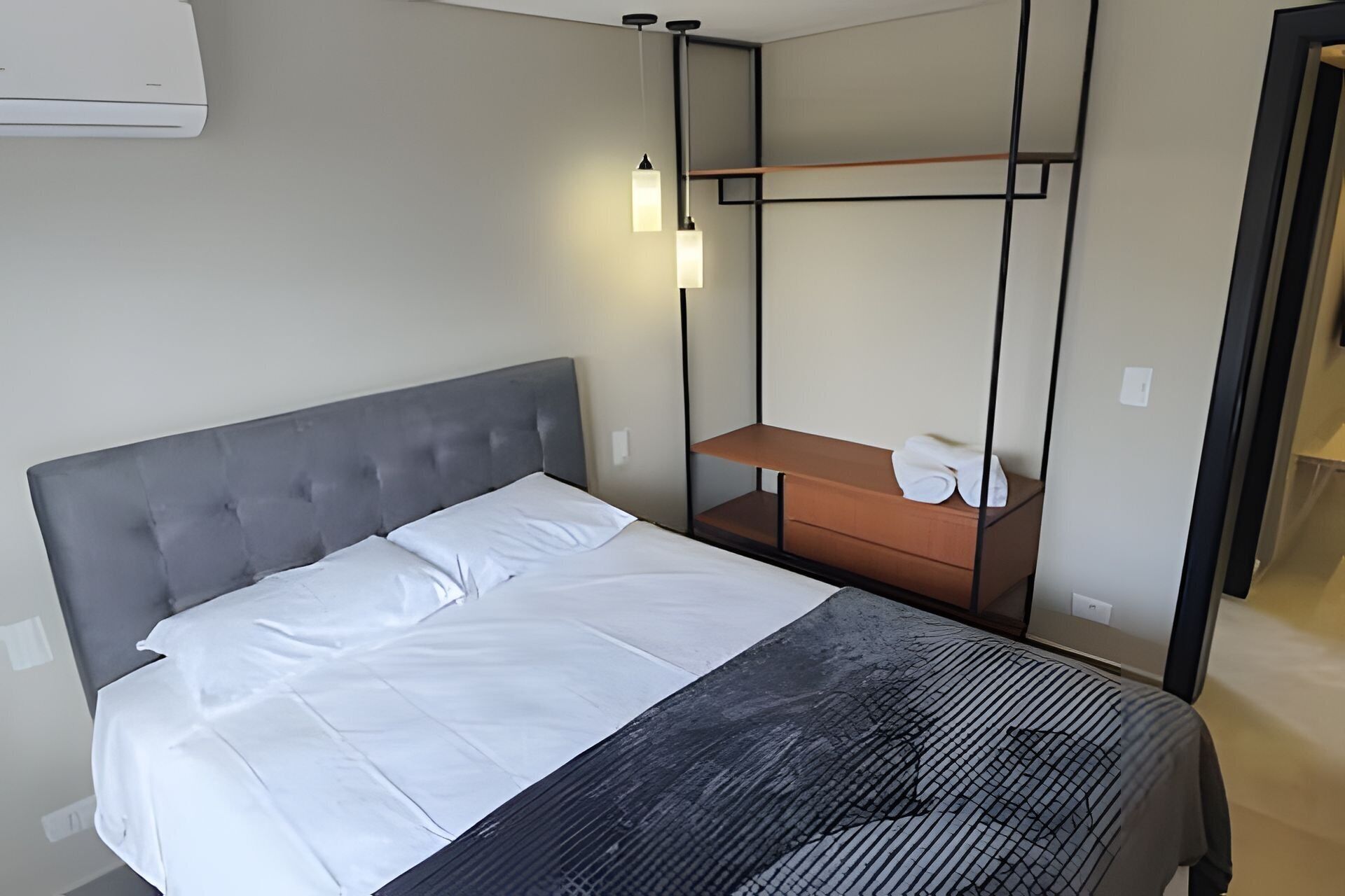 WiFi (free), bed sheets