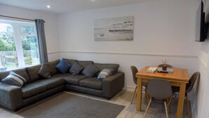 Cabin, 3 Bedrooms, Smoking | Living room - Cosy Cabin Retreat in Ilfracombe, North Devon (Ilfracombe)