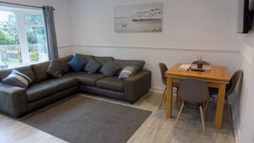 Cabin, 3 Bedrooms, Smoking | Living room