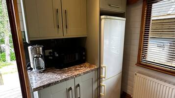 Cabin, 3 Bedrooms, Smoking, Hot Tub | Interior
