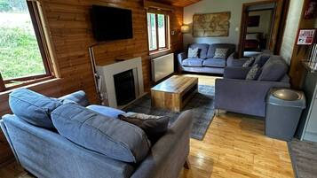Cabin, 3 Bedrooms, Smoking, Hot Tub | Ruang tamu