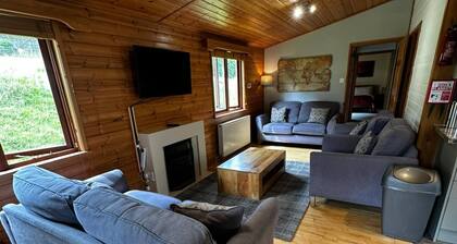 Serene Watermouth Cabin Retreat With Hot Tub & Stunning Coastal Views