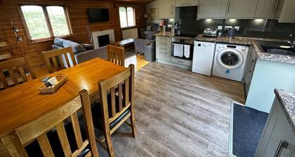 Serene Watermouth Cabin Retreat With Hot Tub & Stunning Coastal Views