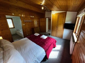 Chalet rustique, 3 chambres, fumeur, baignoire Ă remous | 3 chambres